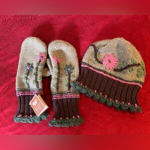 Beautiful Hat & Mittens set - Peruvianan Trading Co - NEW